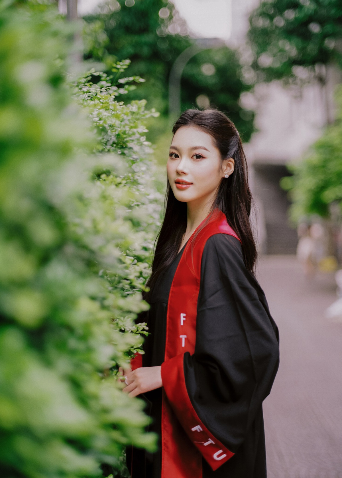 Ngoài ra, Hà Linh cũng tham gia rất nhiều các dự án tình nguyện trong suốt 4 năm học Đại học.