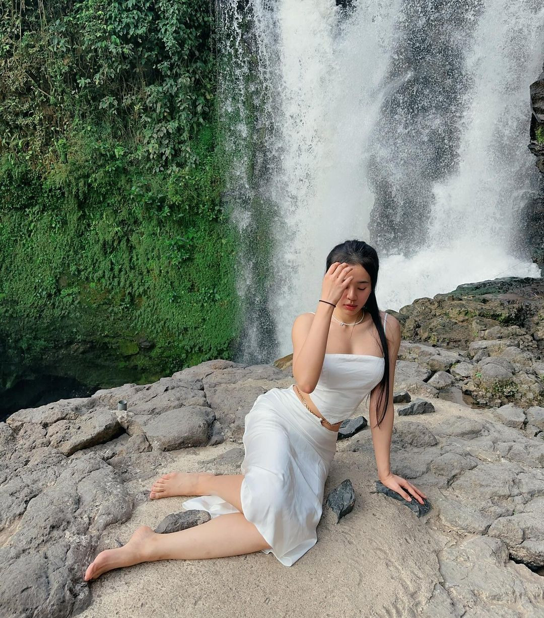 Hiện cô đang sinh sống tại TP Hồ Chí Minh.