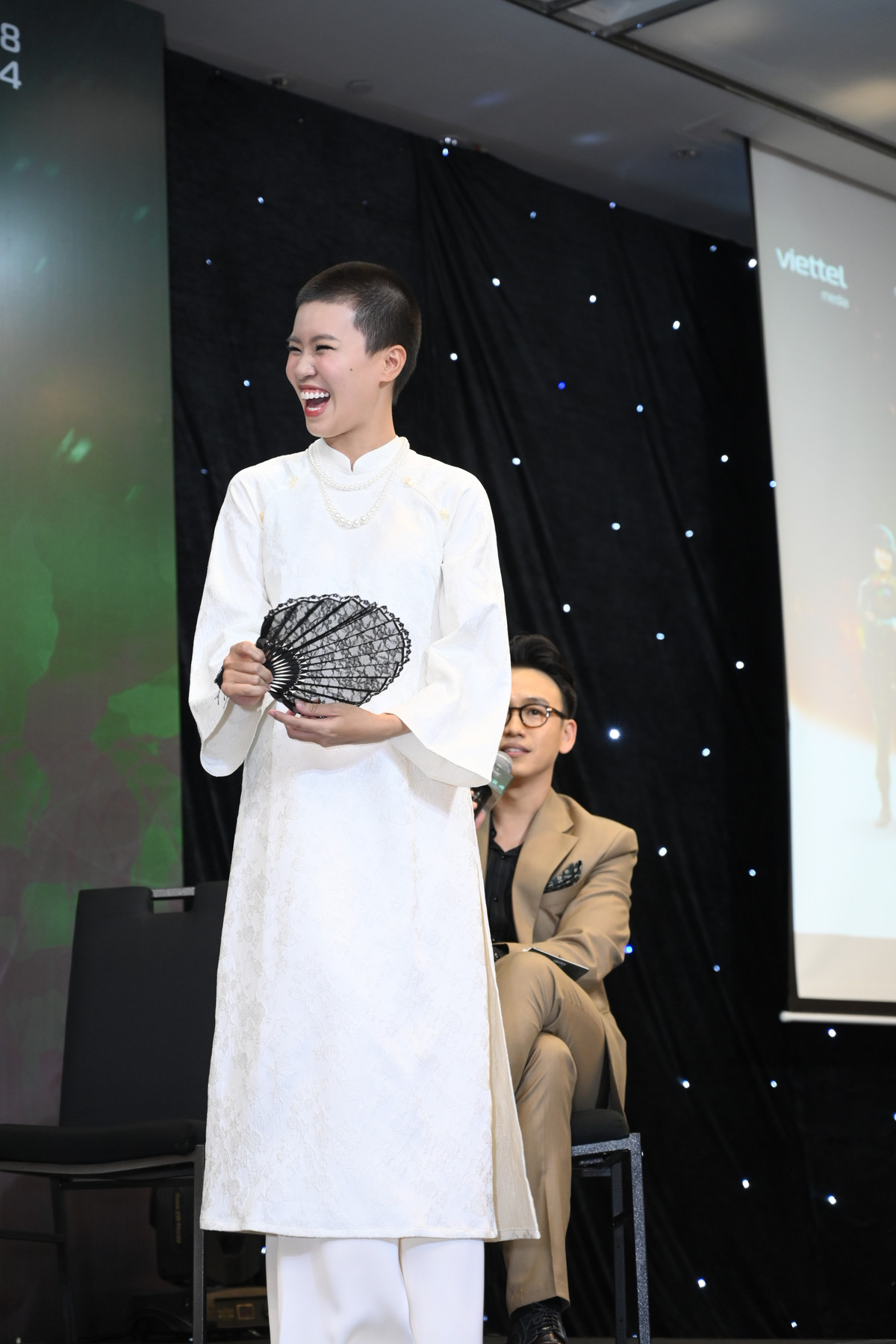 Tại sự kiện, nữ rapper Gen Z khiến dân mạng bất ngờ với tạo hình mới.