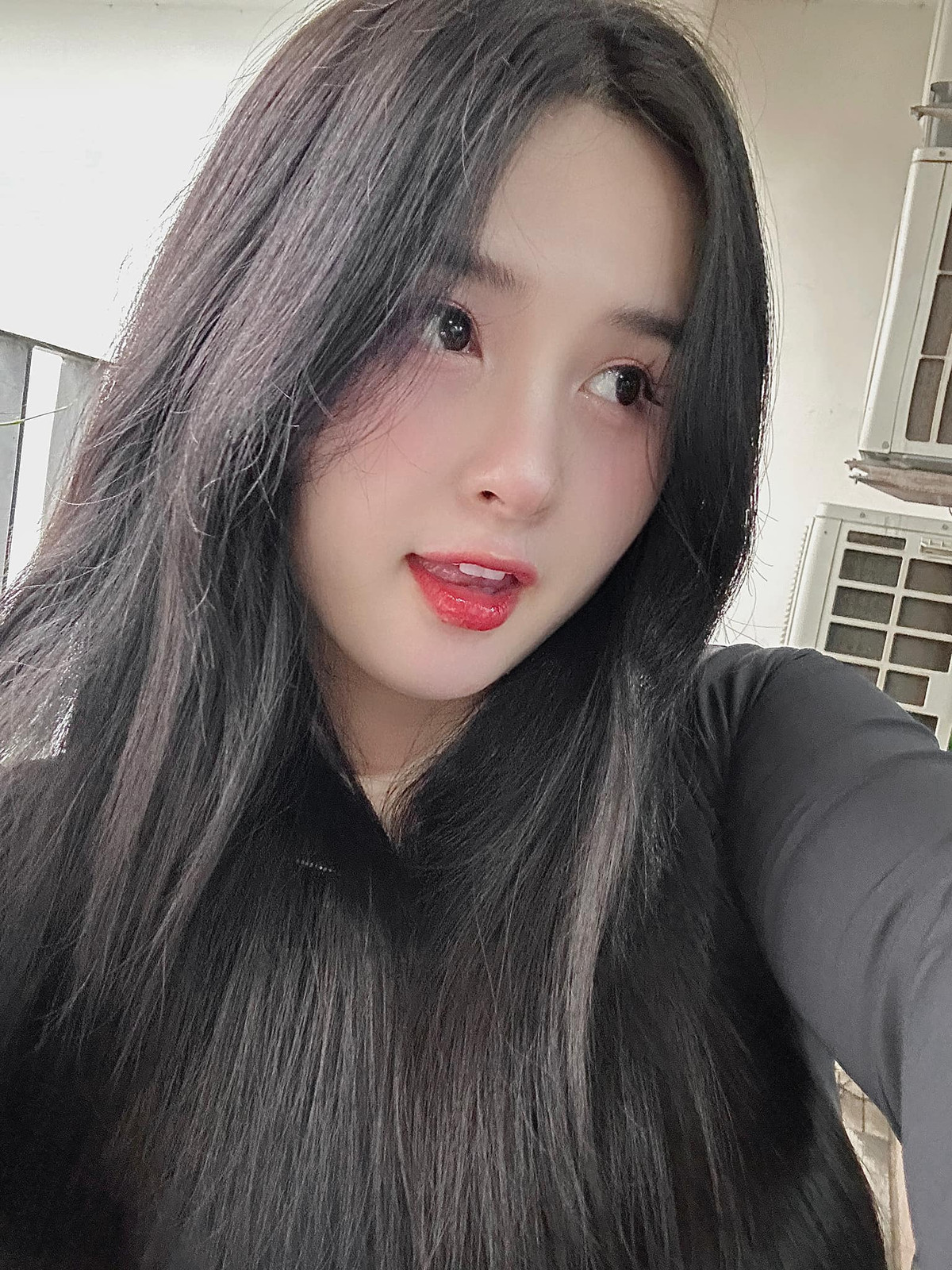 Hot girl Tuyên Quang "bén duyên" với công việc stream game và được xem là một biểu tượng nhan sắc của cộng đồng game thủ Việt Nam.