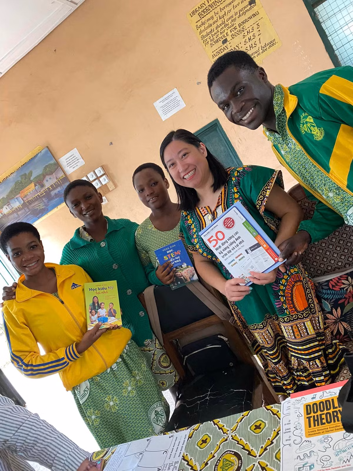 Hiện tại, Hồng Đinh là tác giả của một số cuốn sách về năng lực học tập suốt đời.