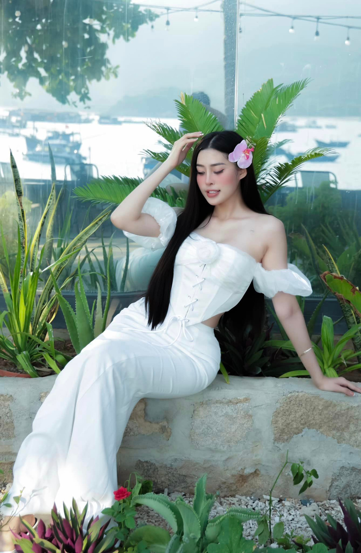 Hiện tại, người đẹp tuổi rồng hiện đang là người mẫu tự do và kinh doanh online.