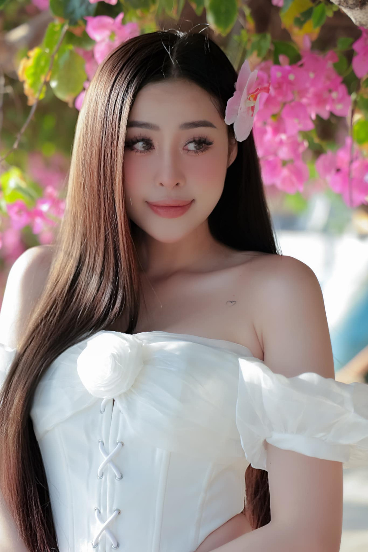 Trang cá nhân của Hồng Vy thu hút hơn 84.000 người theo dõi.