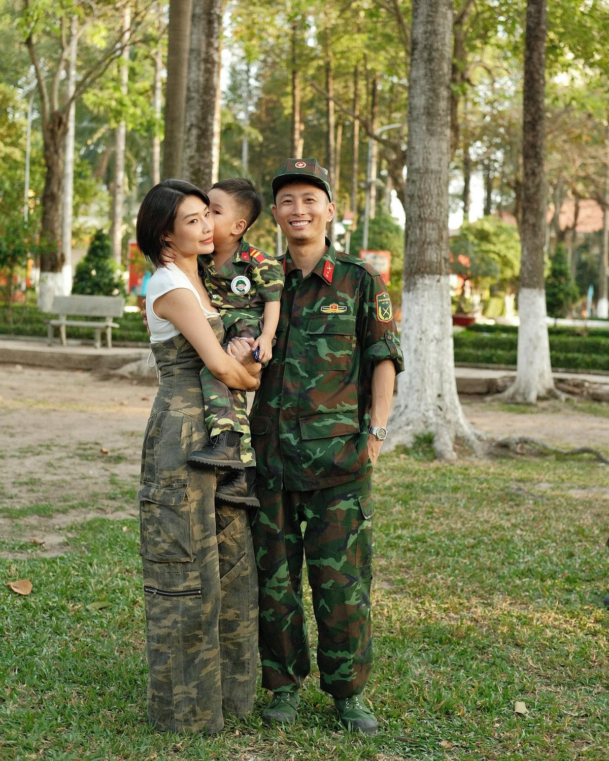 Con Thanh Huyền là hot girl đình đám Hà Nội, sở hữu vẻ ngoài khá ưa nhìn.