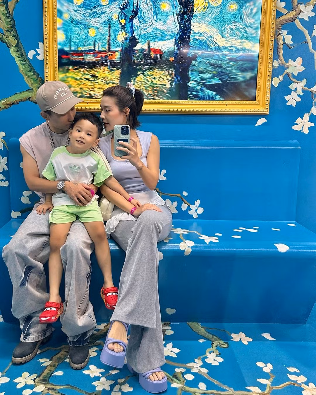 Được biết, người vợ hot girl là chính là nguồn cảm hứng để Rhymastic tạo ra nhiều bản hit đình đám.