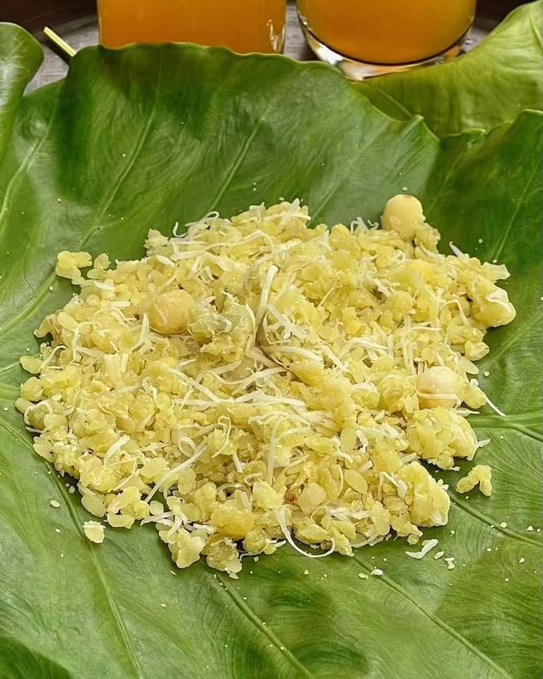 Nhắc đến thu Hà Nội thì không thể không nhắc đến xôi cốm làng Vòng. (Ảnh: Quang Vũ)