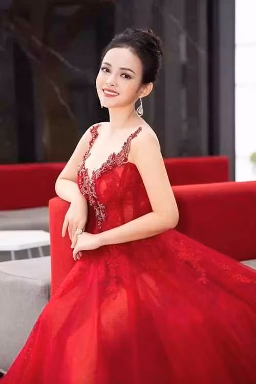 Ngoài việc tập luyện thì chế độ ăn uống khoa học cũng giúp cựu nữ MC Thanh Trúc duy trì được vóc dáng và gương mặt trẻ trung.