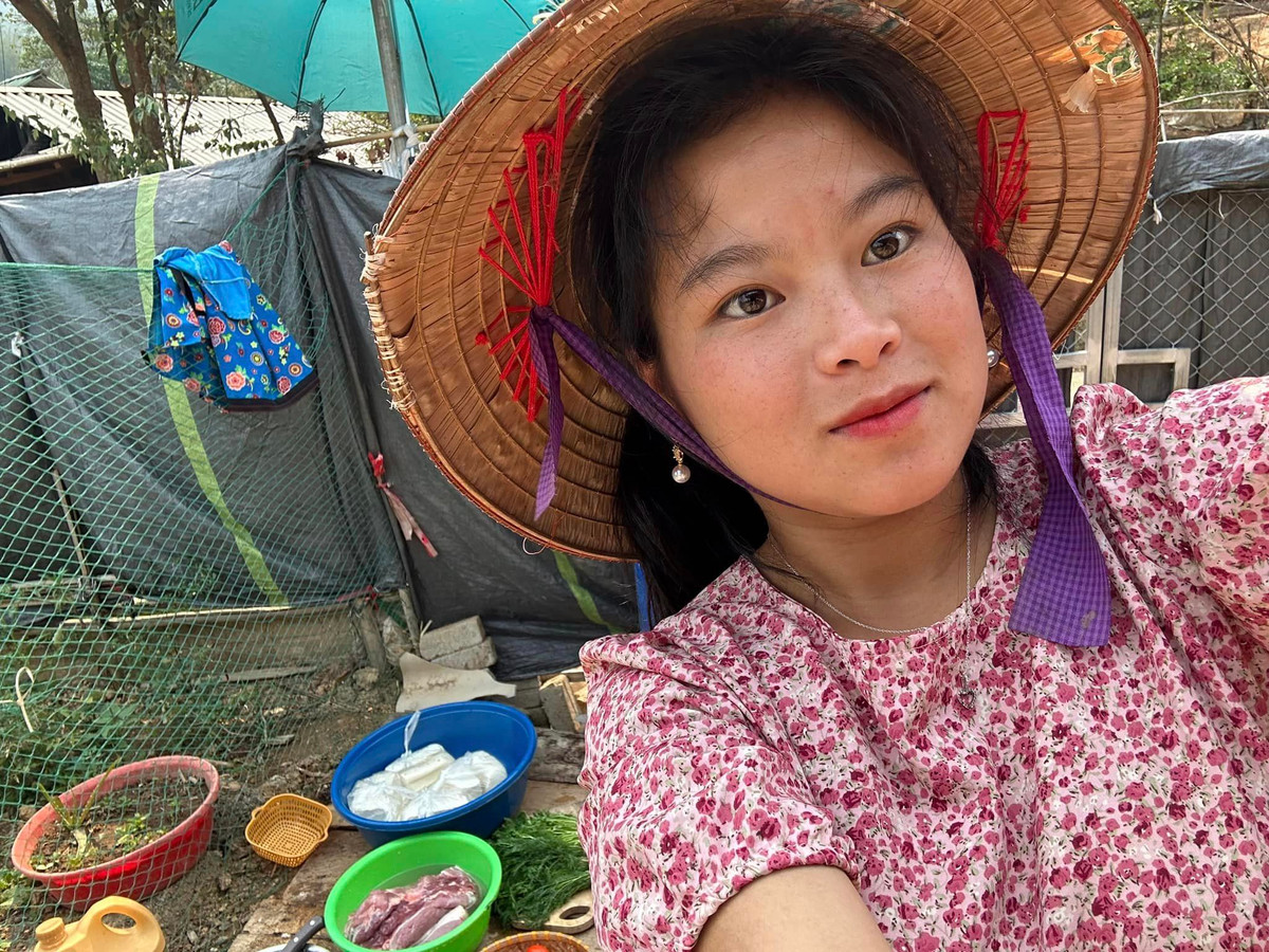 Cô được mệnh danh là "bà trùm miến dong" khi sở hữu miến dong Sùng Bầu - sản phẩm từng xếp top đầu thị trường trên các sàn thương mại điện tử sau 18 tháng khởi nghiệp và được ước tính doanh thu là 1 tỷ đồng/tháng.