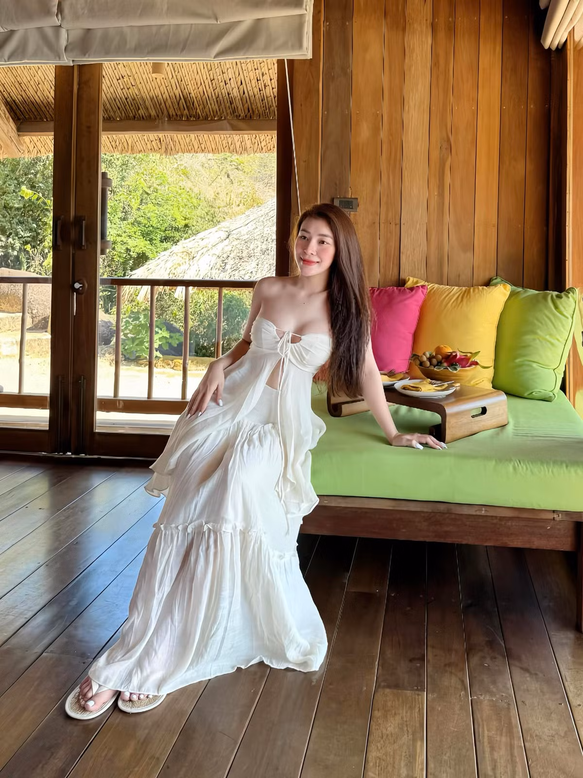 “Không chỉ mình mà nhiều bạn trẻ mặc như vậy và cũng không ai nói năng hay bàn tán gì. Sự việc hôm nay là lần đầu tiên mình gặp. Bản thân mình đi chơi thể thao cũng trên tinh thần vui vẻ, không nghĩ sâu xa đến những chuyện như mọi người đang nói” - Dung nói.