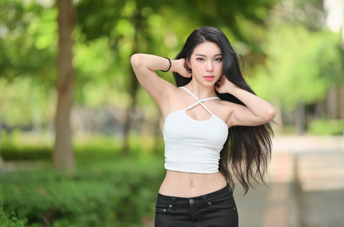 Hiện người đẹp đang sở hữu tài khoản có hơn 412.000 theo dõi trên trang cá nhân.