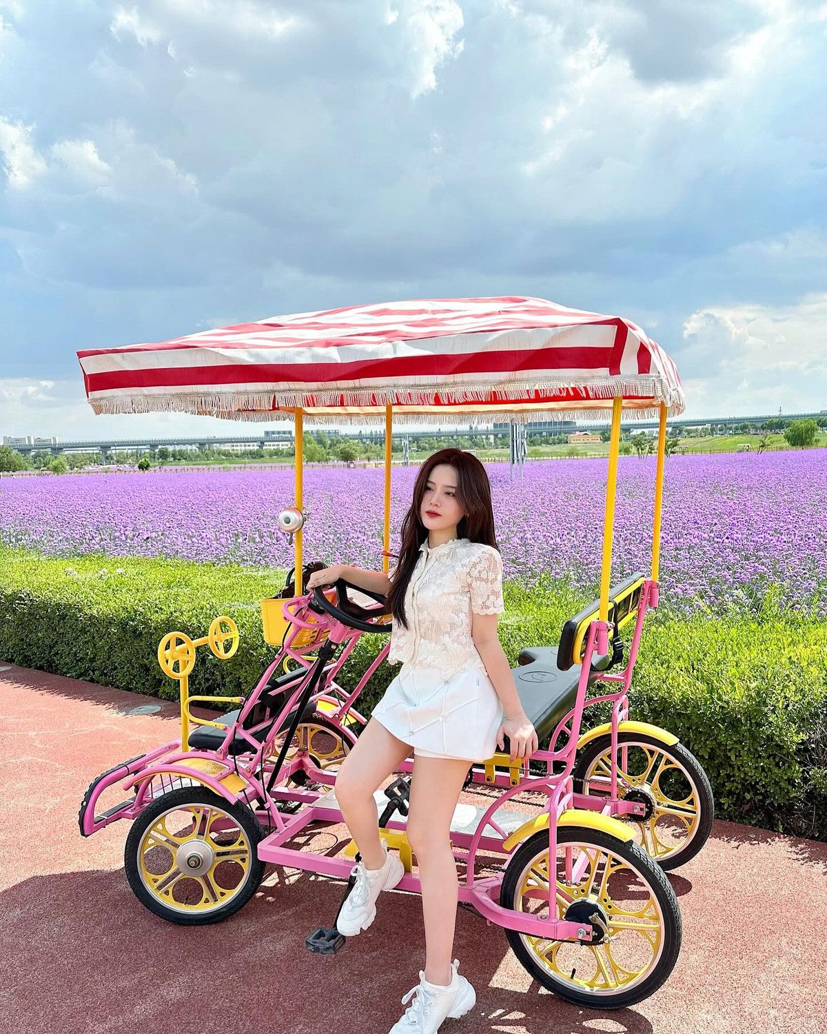 Cuộc sống ở nước ngoài của Thoại Liên khiến ai cũng mong ước.