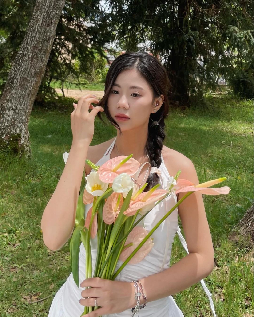 Thường xuất hiện với hình ảnh là một cô gái vui vẻ, hải hước, ít ai biết rằng Thảo da ua từng gặp biến cố trong cuộc sống đến mức phải cạo trọc đầu