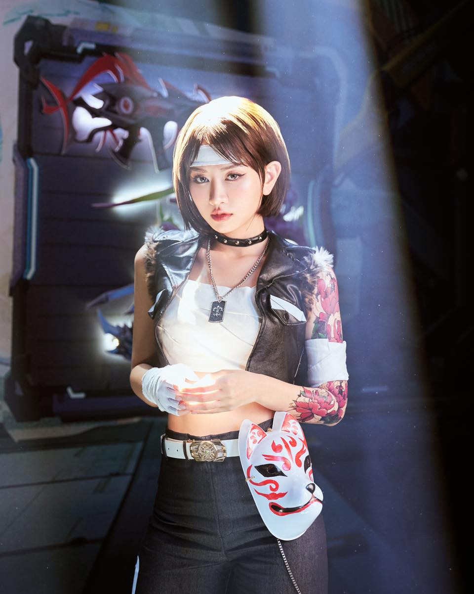 Tuy hoạt động trên MXH sôi nổi là thế, nhưng liên quan đến chuyện tình cảm thì cô nàng lại khá kín tiếng. Trong một số lần lên sóng, cô nàng tiết lộ mình có bạn trai nhưng không công khai, khiến netizen nhiều lần đồn đoán về danh tính của bạn trai cô nàng.