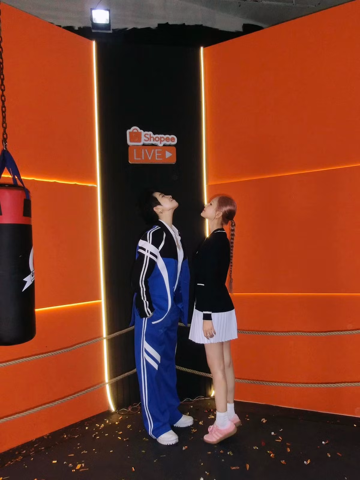 Vốn trước đây, Xoài Non và Gil Lê chưa có nhiều liên hệ cũng như làm việc chung.(Ảnh: FBNV)