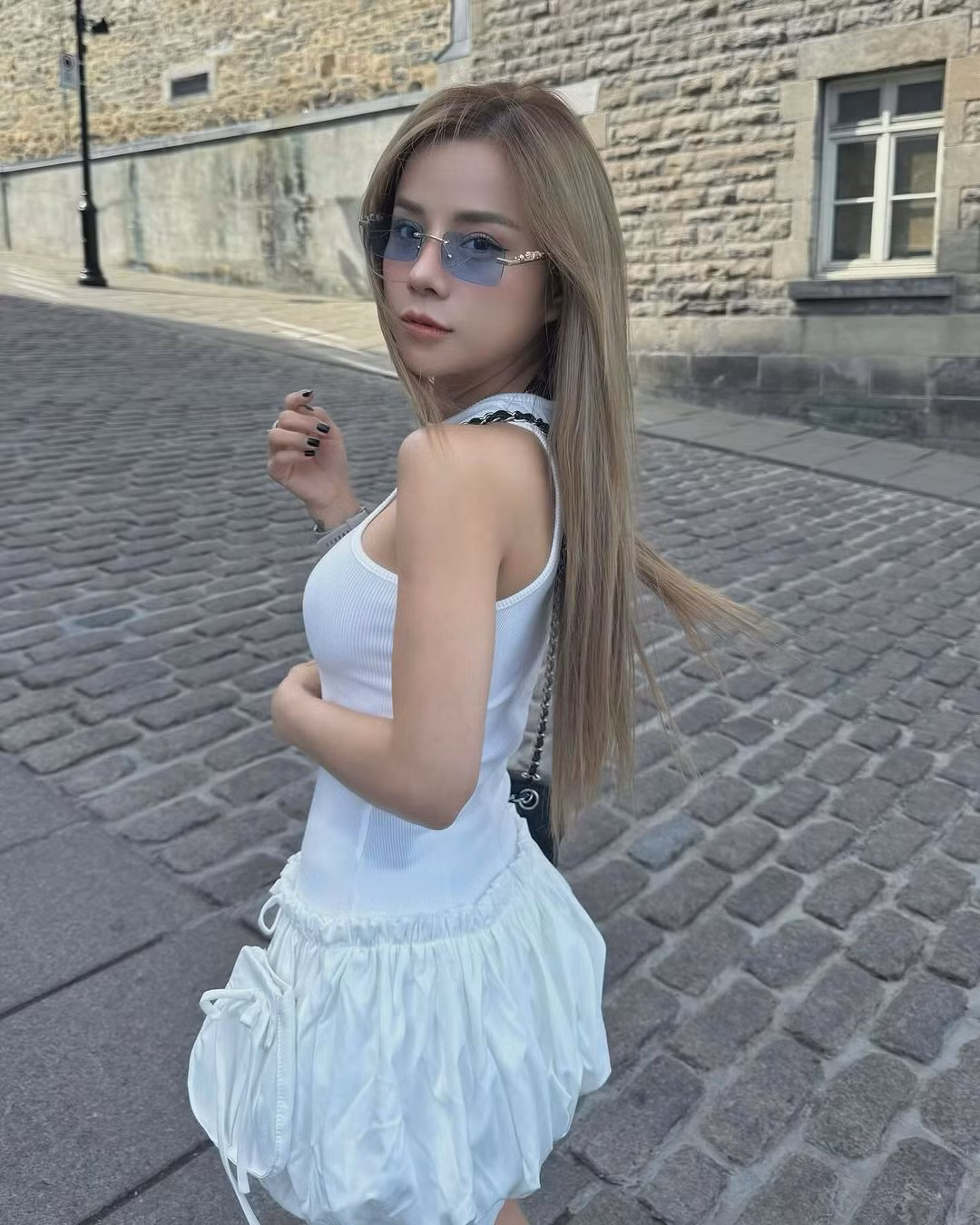 Sự thành công của sản phẩm âm nhạc “Em say rồi” và “Em nào có tội” đã giúp người đẹp quê Nghệ An thoát mác “người đẹp cover” và trở thành ca sĩ chuyên nghiệp.