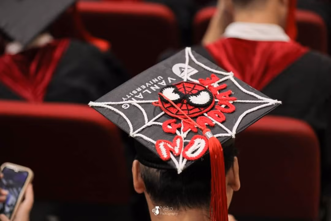 Được biết, đây là lễ tốt nghiệp của trường đại học Văn Lang.