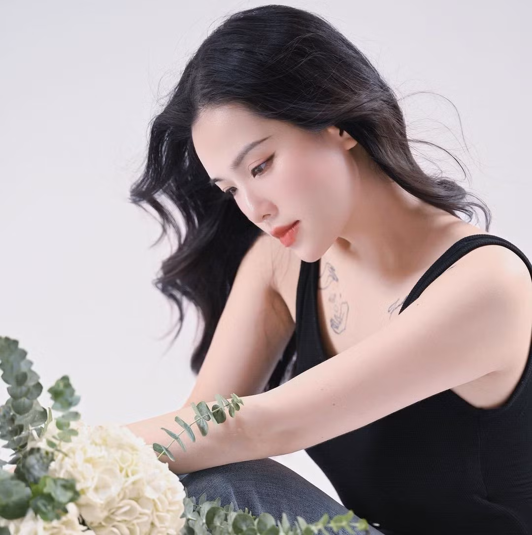 Huyền My hiện tại đã có mái ấm hạnh phúc bên diễn viên Anh Tú, cả hai mới mừng con đầu lòng 1 tuổi cách đây chưa lâu.