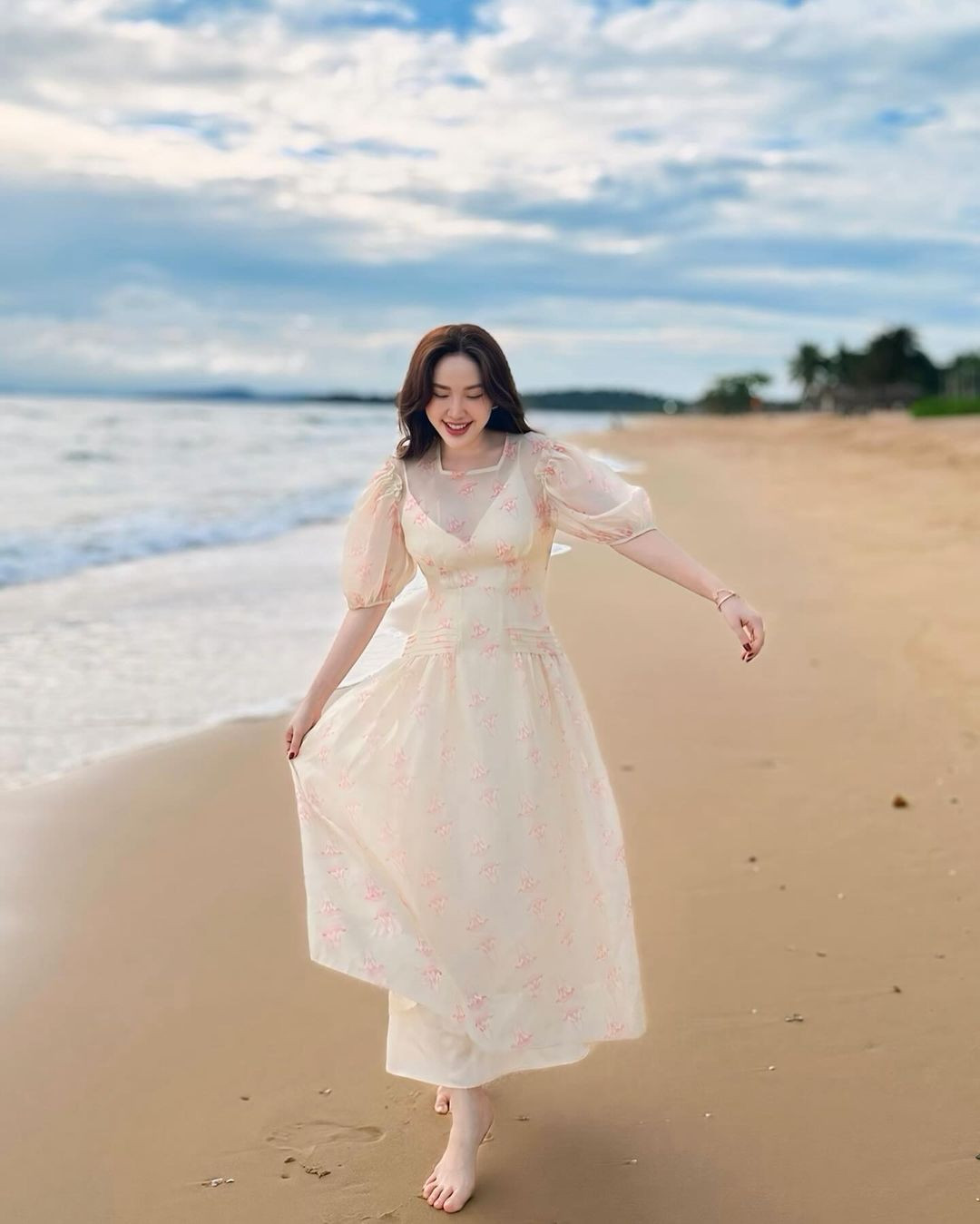 Dù đã bước sang tuổi U40 nhưng nhan sắc của Bảo Thy khiến nhiều người phải ngỡ ngàng khi cô nàng dường như không bị ảnh hưởng bởi tuổi tác.