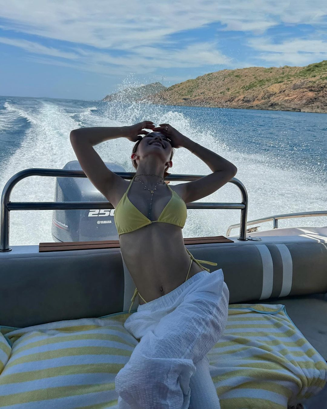 Những hình ảnh khoe vóc dáng trong các bộ đồ gợi cảm của Huyền 2k4 lúc nào cũng nhận về lượng tương tác ấn tượng trên trang cá nhân.