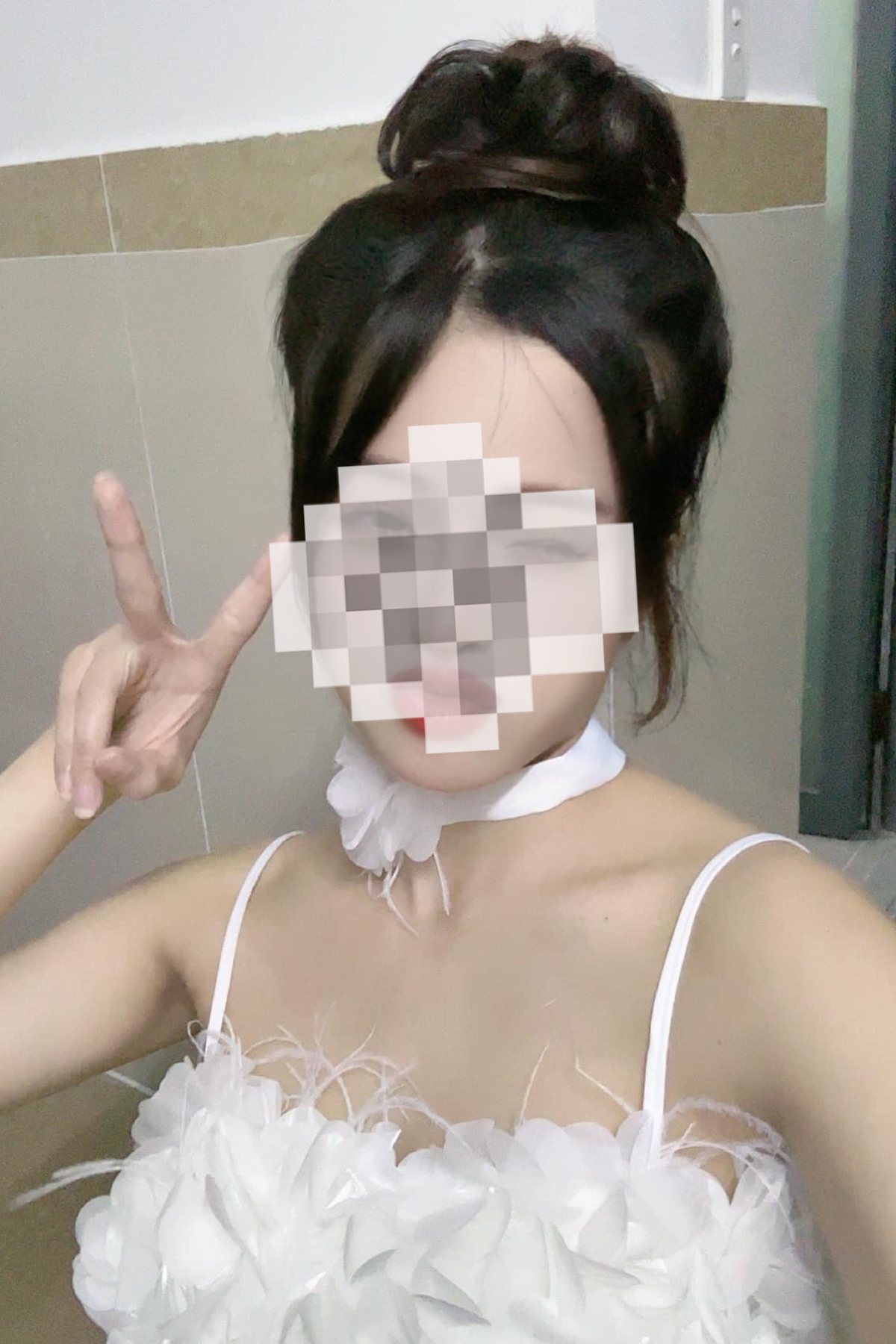 Cô gái này cũng sở hữu kênh Tiktok thường xuyên chia sẻ về xe cộ với hàng chục nghìn người theo dõi. (Ảnh: Facebook)