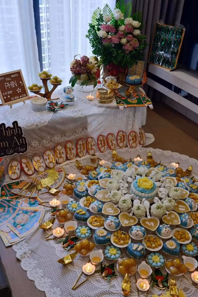 Hà Đức Chinh chuẩn bị lễ đầy tháng cho con trai tươm tất, đầy đủ.