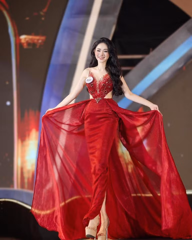 Mới đây nhất, Thúy Huyền còn tham gia cuộc thi Hoa Hậu Du Lịch Việt Nam 2024 và lọt top 60 chung cuộc.