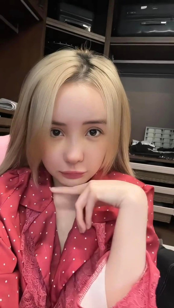 "Mình thấy bản thân trẻ không nhận ra. Với mắt thẩm mỹ cá nhân mình thấy rất xinh, ai nói gì mình cũng không lung lay" - Ngân 98 phản bác trước ý kiến trái chiều của cộng đồng mạng.