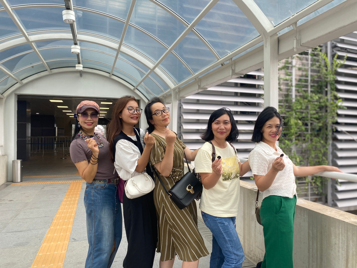 Quãng đường từ ga Chùa Hà đến ga Nhổn có khoảng cách 7,7 km nhưng chỉ mất khoảng 10 phút di chuyển.