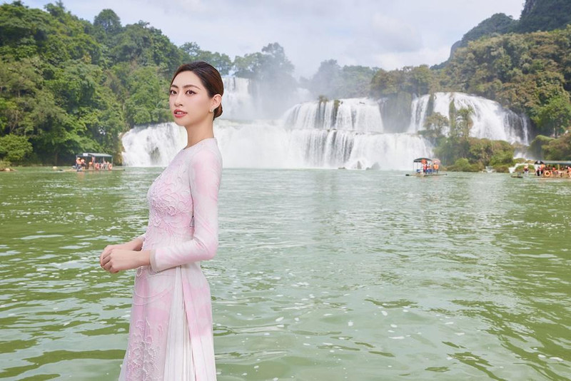 Bộ ảnh được nằm trong chuỗi hoạt động của cô nhằm mừng kỷ niệm 5 năm đăng quang ngôi vị Miss World Vietnam 2019.