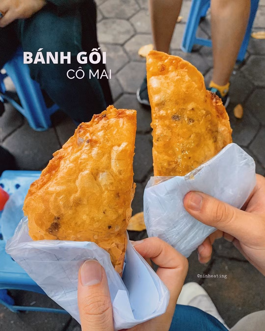 Tiệm bánh gối cô Mai trên đường Nguyễn Văn Trỗi là điểm đến của nhiều bạn trẻ vào buổi chiều tà. Quán được ca ngợi ngay trên sóng truyền hình quốc gia vì lớp bánh mỏng, giòn tan quyện cùng lớp nhân dày dặn: thịt, trứng, miến, mộc nhĩ, cà rốt.