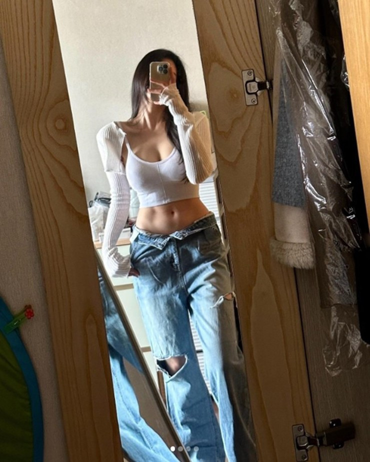 Nhờ tập luyện mà hot girl Hàn Quốc này sở hữu body đồng hồ cát cực đỉnh.