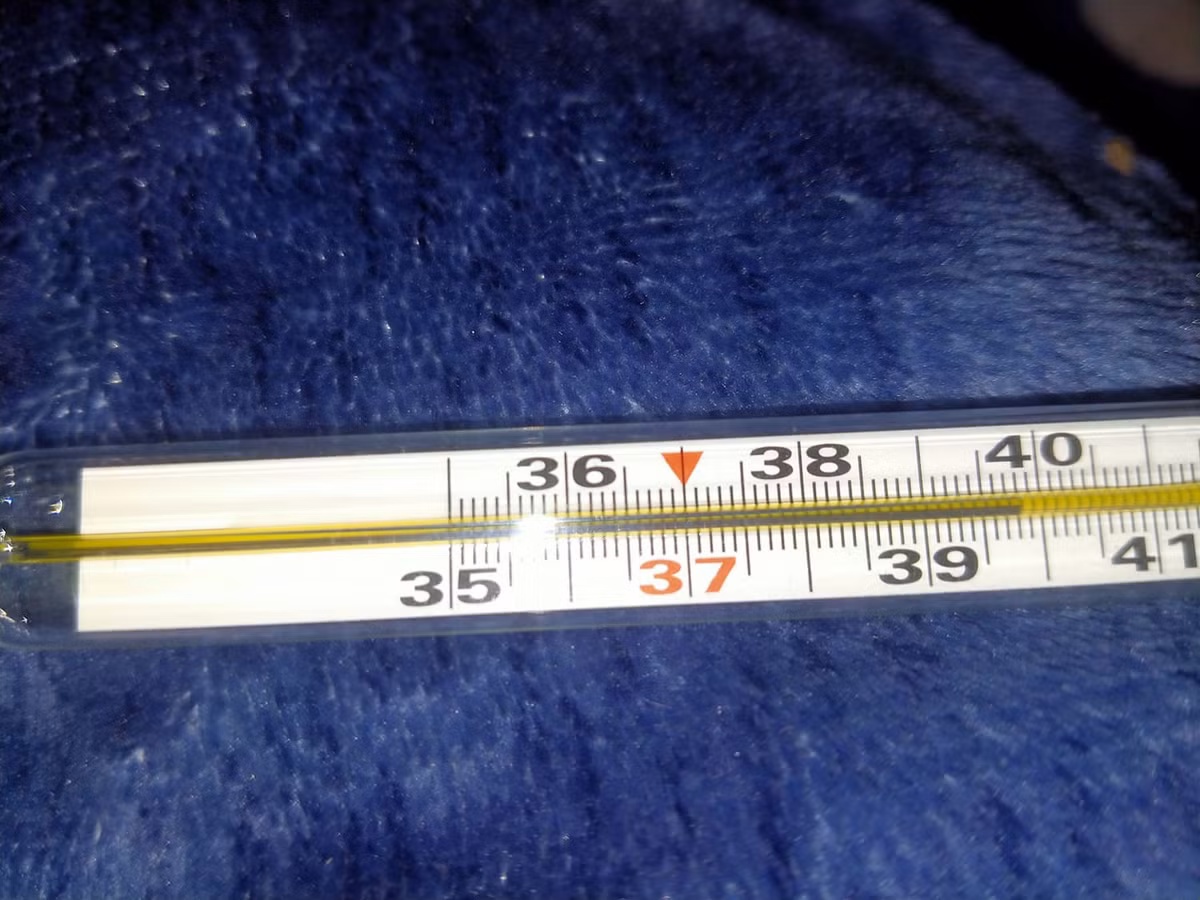 Nhiều người cũng hài hước bình luận thêm: "Cẩn thận lấy trùng ảnh nhau nhé các anh em".