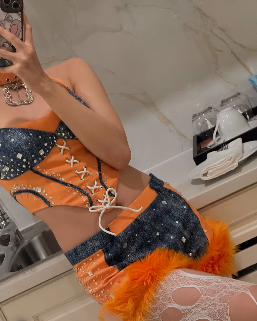 Giao diện mới này của nữ rapper khiến nhiều người liên tưởng đến Cocona - thành viên thuộc nhóm nữ người Nhật đang gây chú ý XG, người cũng từng cạo đầu khi đóng MV.