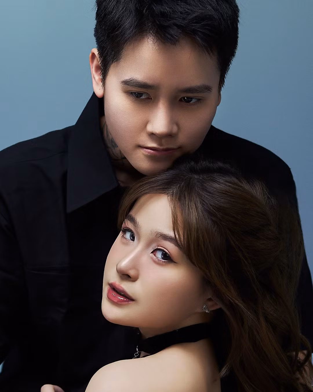 Đầu năm 2024, Chao và bạn trai chuyển giới đã công khai mối quan hệ và ngay lập tức thu hút sự chú ý.