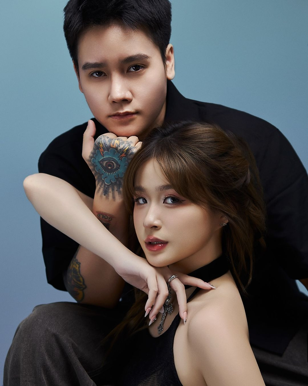 Ngay những khoảnh khắc đầu tiên công khai mối quan hệ, Chao đã cho biết bạn trai là người khá ngọt ngào và thường xuyên chăm sóc cô nàng.