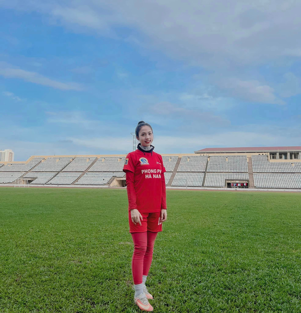 Năm 19 tuổi, Trần Thị Duyên lần đầu tiên có ý định giải nghệ sau hơn 7 gắn bó với bóng đá. Theo đó, cô gặp chấn thương đứt dây chằng và đối mặt với nhiều khó khăn trong quãng thời gian tập hồi phục.