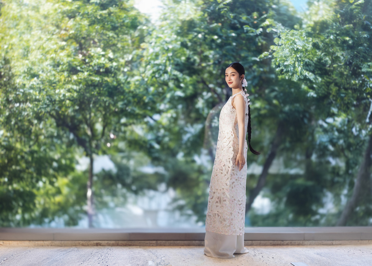 Năm 2015, Jun Vũ gây ấn tượng khi xuất hiện trong MV (video ca nhạc) "Sau tất cả" của Erik. Cùng năm đó, cô nàng lấn sân sang lĩnh vực diễn xuất với vai nữ chính phim "12 chòm sao: Vẽ đường cho yêu chạy".