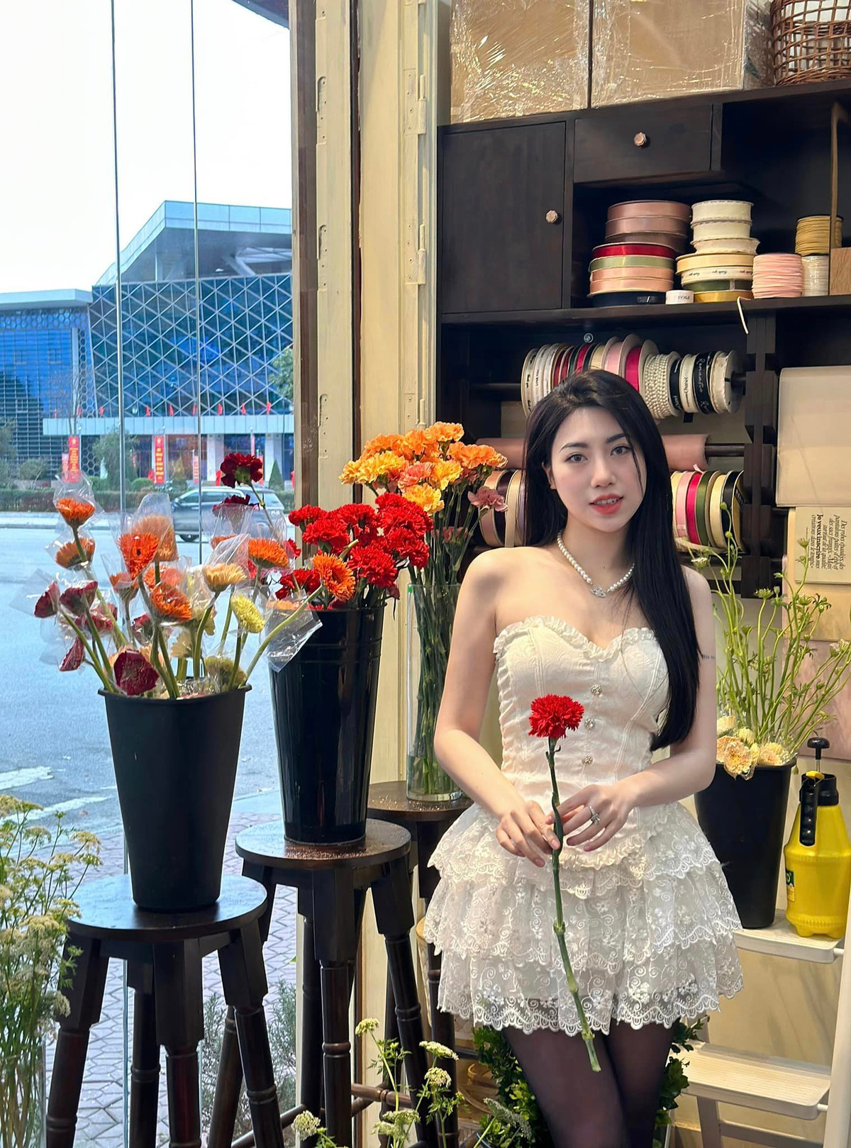 Hiện tại, Nguyễn Nụ chuyển hướng sang kinh doanh về mảng thời trang và có cuộc sống sang chảnh. Cô nàng yêu thích đi du lịch, thường xuyên có mặt tại những khu nghỉ dưỡng đắt đỏ.