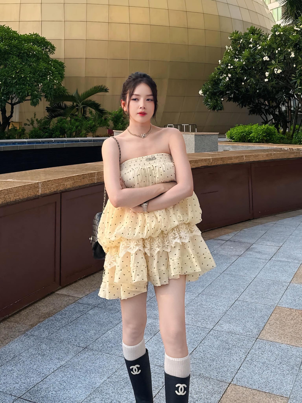 Nữ DJ người Đà Nẵng chia sẻ rằng bản thân không phù hợp với phong cách quyến rũ, đồng thời muốn mọi người có một cái nhìn đẹp hơn về nghề DJ, không phải lúc nào cũng mặc phóng khoáng.