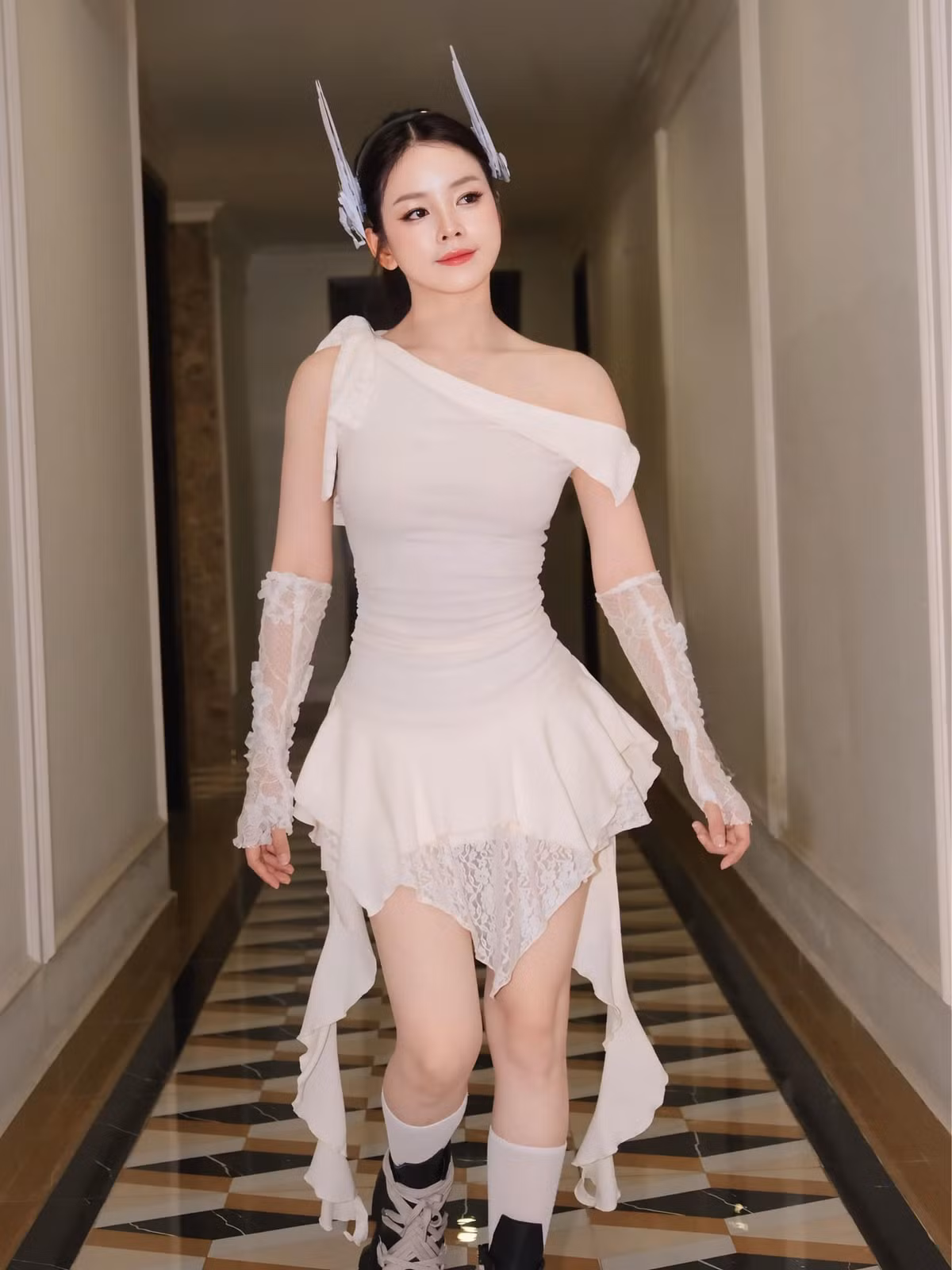 Mie sở hữu tài năng chơi nhạc vượt trội cùng ngoại hình xinh đẹp, phong cách cá tính, quyến rũ.