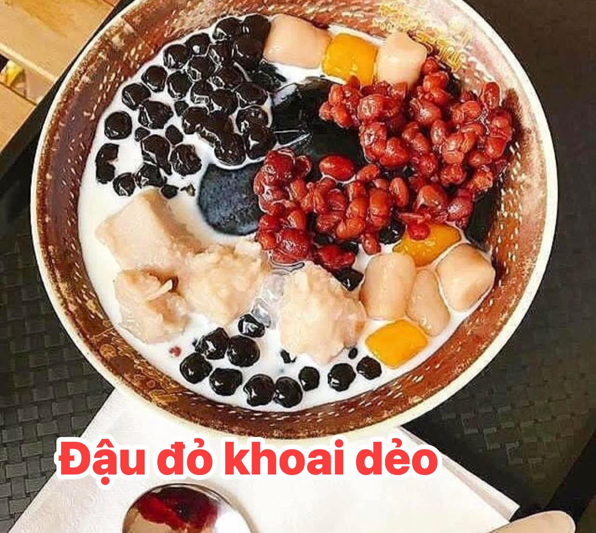 Thực chất, quan niệm ăn chè đậu đỏ để cầu tình duyên bắt nguồn từ Trung Quốc. Theo quan niệm phương Đông, màu đỏ luôn được coi là màu của sự may mắn, hạnh phúc và tình yêu. Đậu đỏ với màu sắc đặc trưng được cho là sẽ mang đến vận may, niềm vui và sự ấm áp trong tình cảm. Đối với những người đang độc thân, ăn chè đậu đỏ vào ngày Thất tịch được coi là một cách thể hiện mong muốn gặp người yêu, đường tình duyên sẽ thuận lợi.