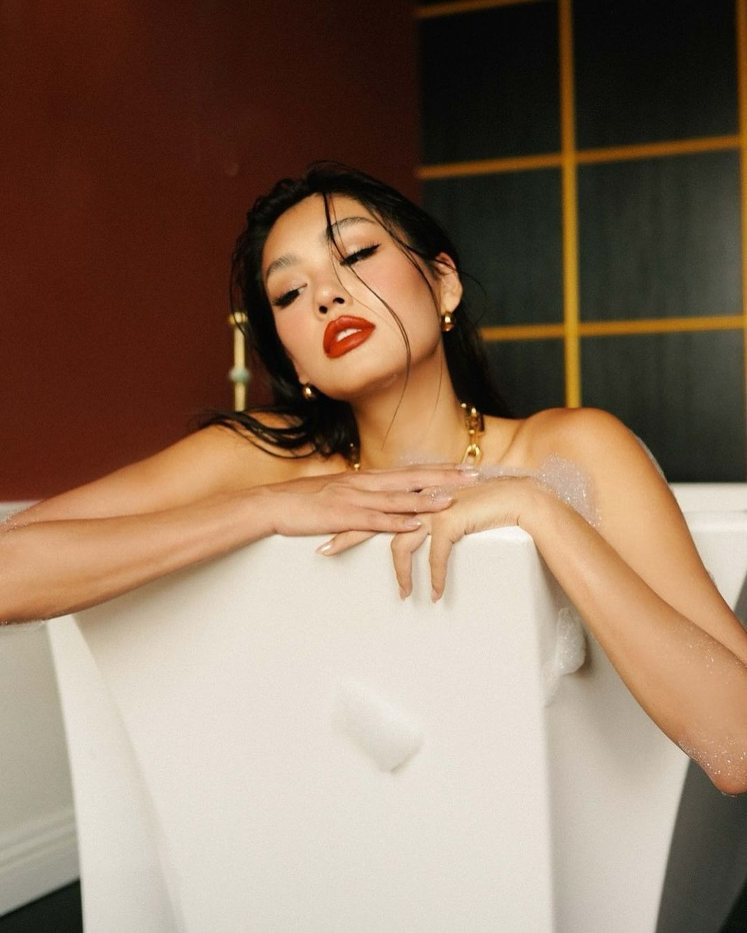 Thảo Nhi Lê (sinh năm 1994) từng sống ở Đức trước khi về Việt Nam lập nghiệp và sinh sống tại quê hương.