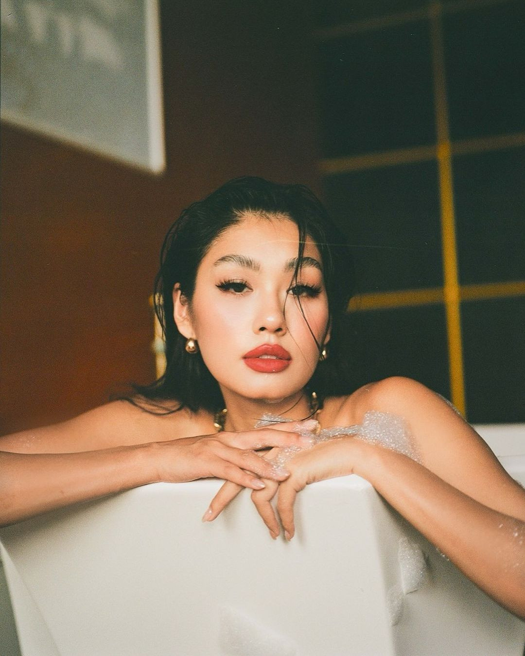 Chỉ cao 1m68 nhưng body của Thảo Nhi Lê cũng được xét vào hàng cực phẩm bởi sở hữu những đường cong vàng trên cơ thể.