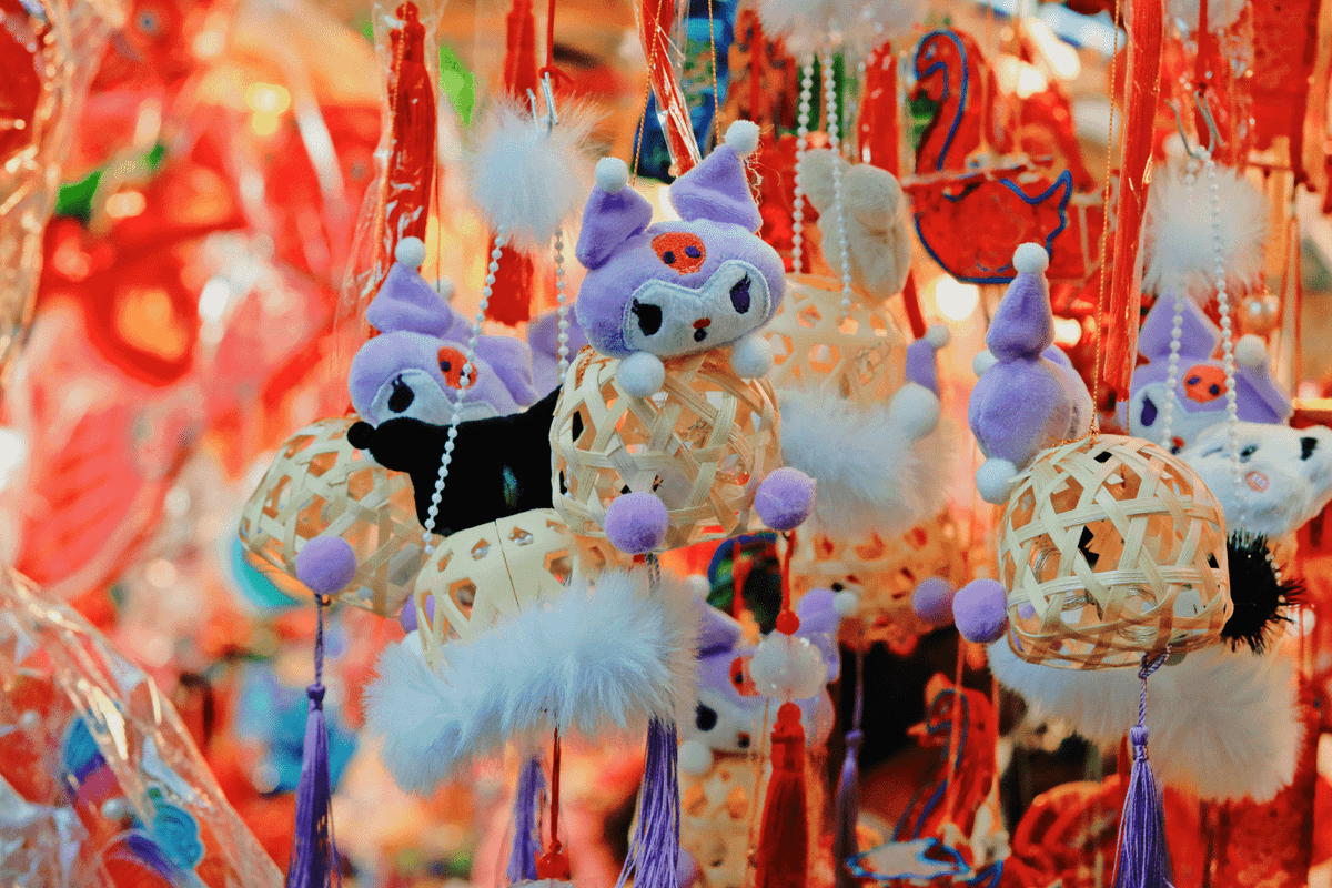 Không thể thiếu các loại lồng đèn giỏ tre hottrend giá giao động chỉ từ 20-25.000 đồng.