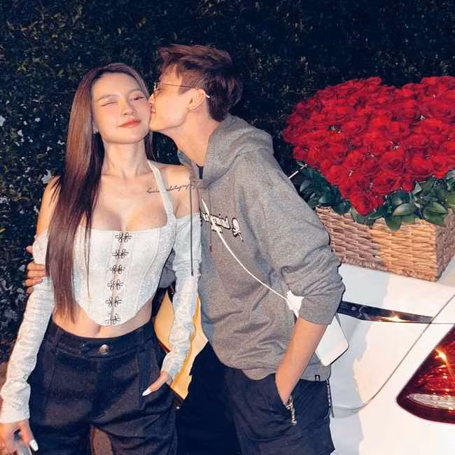 Khi tham gia một Talkshow của MC Liêu Hà Trinh, Lucie Nguyễn gây tranh cãi khi chia sẻ về tài sản của cả hai sau khi về chung một nhà.