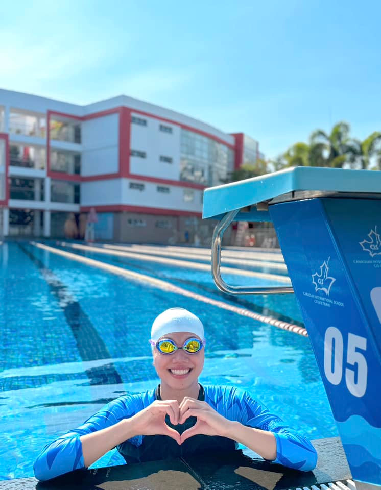 Ánh Viên là nữ vận động viên được mệnh danh là "huyền thoại bơi lội" của môn thể thao bơi lội nước nhà. Cô sở hữu loạt thành tích đáng nể như 25 HCV SEA Games, 2 HCĐ ASIAD, 1 HCV Olympic trẻ... (Ảnh: FB Nguyễn Thị Ánh Viên)