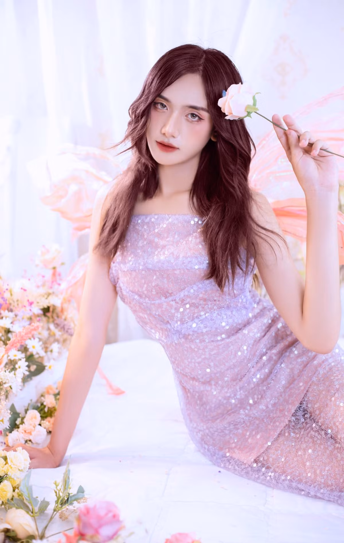 Cô mong được trở thành nhà ngoại giao, nhà hoạt động xã hội vì cộng đồng LGBT trong tương lai. (Ảnh: FBNV)