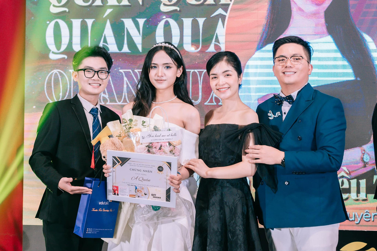 Phương Nhã có tài tranh biện từ khi còn là học sinh THPT.