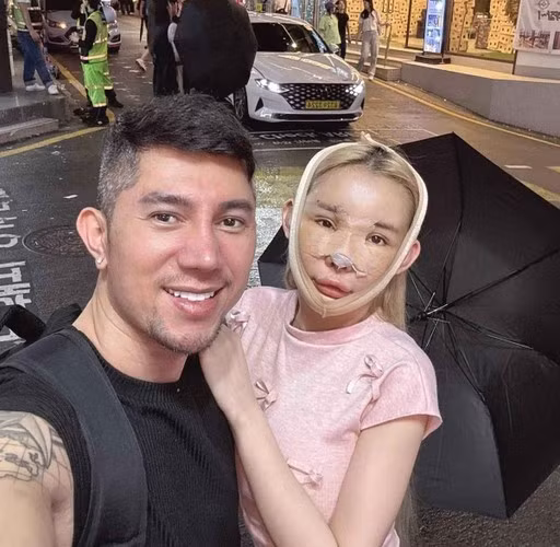 Buổi livestream bày tỏ sự thất vọng về kết quả thẩm mỹ của Ngân 98 đã nhanh chóng thu hút sự quan tâm của cư dân mạng.