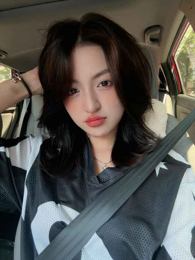 Năm 2023, cặp đôi công khai chuyện tình cảm trên MXH. Trên trang cá nhân của mình, nam đạo diện chỉ theo dõi một mình Thanh Tâm và dành hẳn một highlight để lưu lại những kỉ niệm, khoảnh khắc hạnh phúc của cả hai.